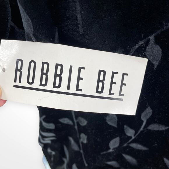 90s ROBBIE BEE Vintage Black Floral Printed Velvet Short Sleeve T-shirt - Picture 6 of 7